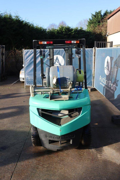 Mitsubishi FGE25T - رافعة شوكية تعمل بالغاز: صور 4 Mitsubishi FGE25T - رافعة شوكية تعمل بالغاز: صور 4