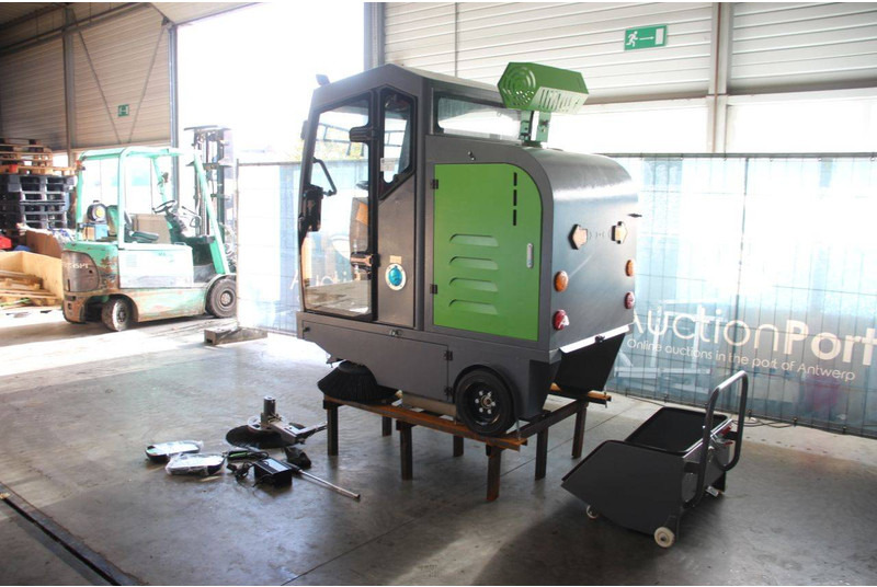 Onbekend D19 - سياره كنس شوارع: صور 3 Onbekend D19 - سياره كنس شوارع: صور 3