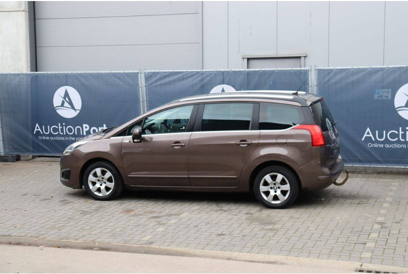 Peugeot 5008 - سيارة دفع رباعي: صور 3 Peugeot 5008 - سيارة دفع رباعي: صور 3