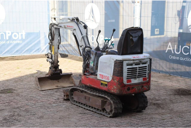 Takeuchi TB108 - حفارة مصغرة: صور 4 Takeuchi TB108 - حفارة مصغرة: صور 4