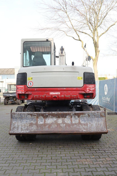 Takeuchi TB175W - حفارة على عجلات: صور 4 Takeuchi TB175W - حفارة على عجلات: صور 4
