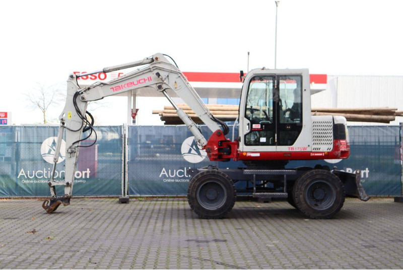Takeuchi TB175W - حفارة على عجلات: صور 2 Takeuchi TB175W - حفارة على عجلات: صور 2