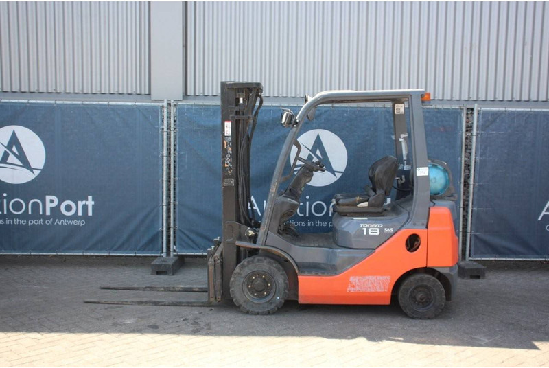 Toyota 02-8FGF18 - رافعة شوكية تعمل بالغاز: صور 2 Toyota 02-8FGF18 - رافعة شوكية تعمل بالغاز: صور 2