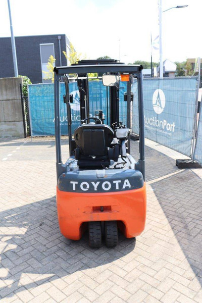 Toyota 8FBET18 - رافعة شوكية كهربائية: صور 4 Toyota 8FBET18 - رافعة شوكية كهربائية: صور 4