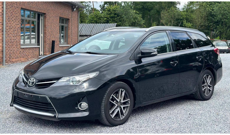 Toyota Auris Touring Sports _ 2.0 D - سيدان: صور 1 Toyota Auris Touring Sports _ 2.0 D - سيدان: صور 1
