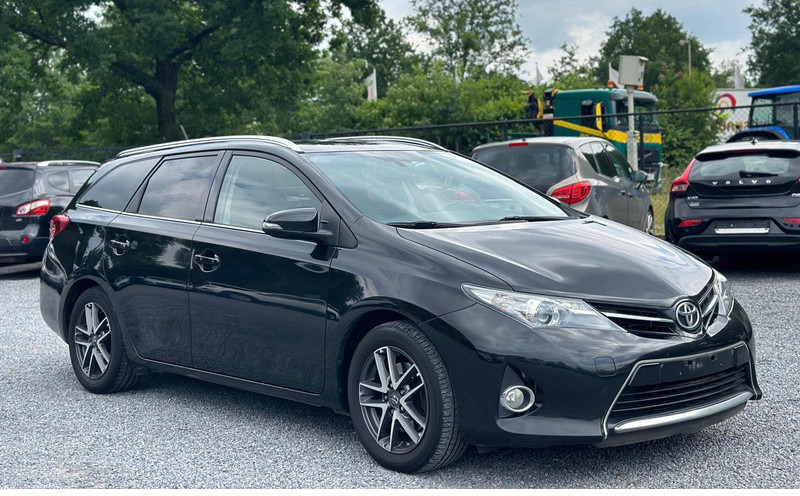 Toyota Auris Touring Sports _ 2.0 D - سيدان: صور 4 Toyota Auris Touring Sports _ 2.0 D - سيدان: صور 4