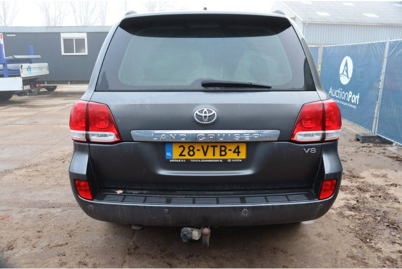 Toyota LANDCRUISER (200 SERIES) - سيارة دفع رباعي: صور 5 Toyota LANDCRUISER (200 SERIES) - سيارة دفع رباعي: صور 5