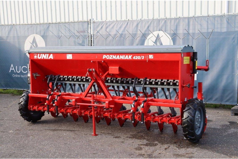 UNIA POZNANIAK 420/3 - آلات البذر والغرس والشتل: صور 2 UNIA POZNANIAK 420/3 - آلات البذر والغرس والشتل: صور 2