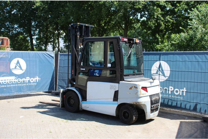 UniCarriers HX50 - رافعة شوكية كهربائية: صور 3 UniCarriers HX50 - رافعة شوكية كهربائية: صور 3