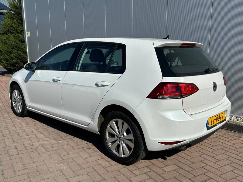 Volkswagen Golf - سيارة: صور 3 Volkswagen Golf - سيارة: صور 3
