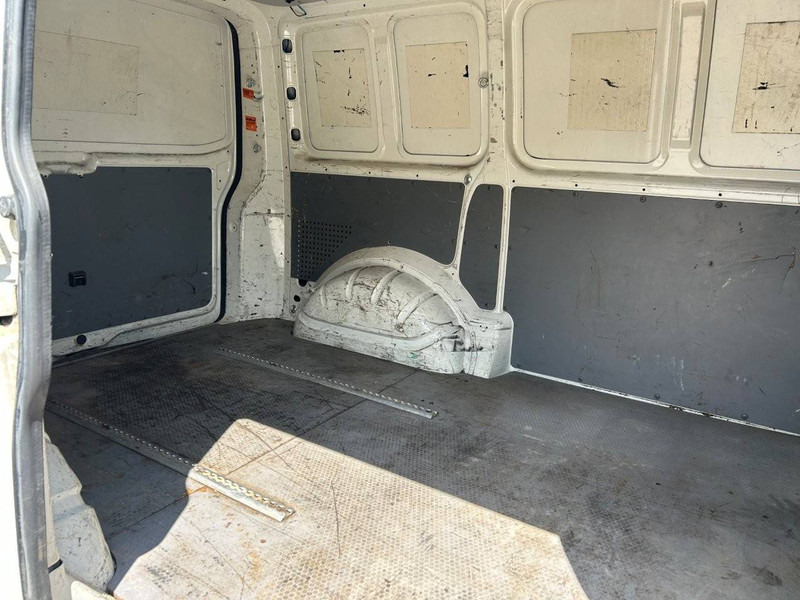 Volkswagen Transporter T5 - فان: صور 5 Volkswagen Transporter T5 - فان: صور 5