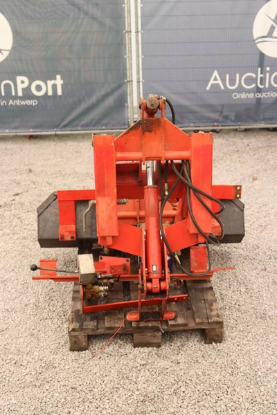 Tractor front loader with backhoe attachment - ملحقات: صور 5 Tractor front loader with backhoe attachment - ملحقات: صور 5