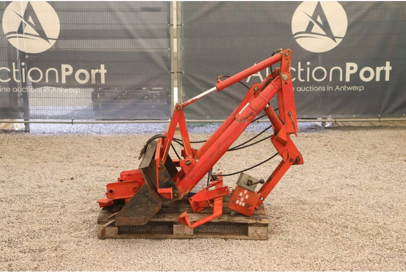 Tractor front loader with backhoe attachment - ملحقات: صور 2 Tractor front loader with backhoe attachment - ملحقات: صور 2