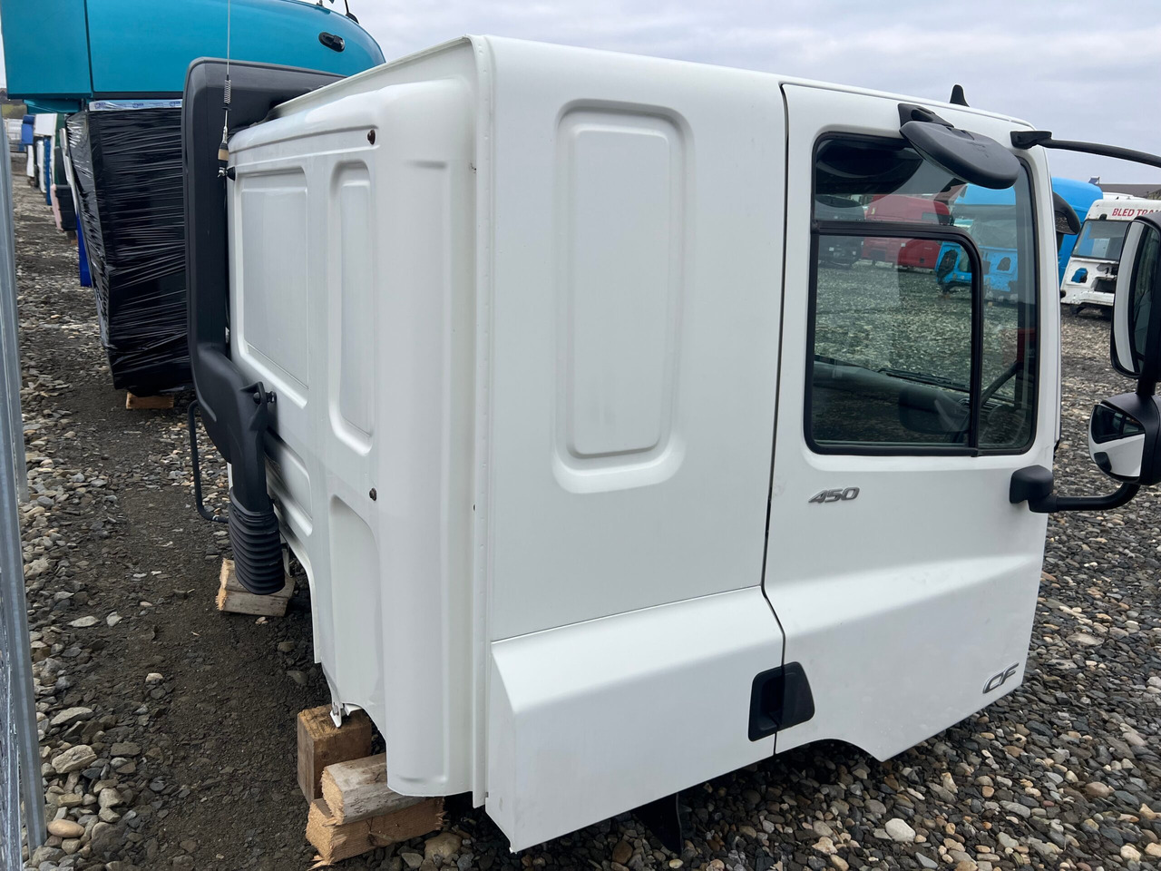 CABINA DAF CF SLEEPER CAB L2H1 - الكبائن - شاحنة: صور 5 CABINA DAF CF SLEEPER CAB L2H1 - الكبائن - شاحنة: صور 5