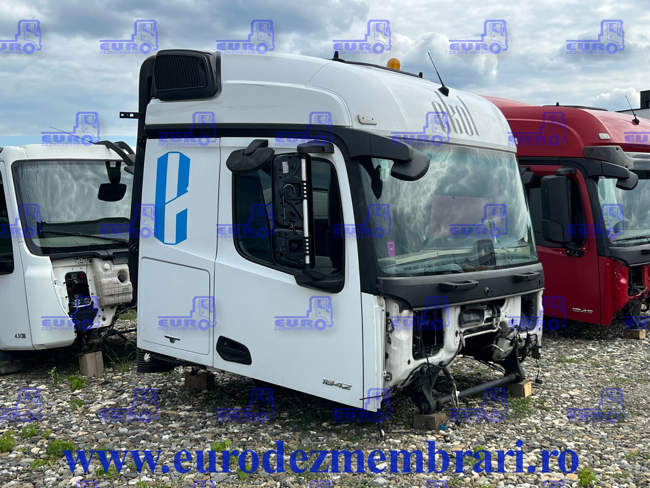 CABINA STREAMSPACE 2.5 MERCEDES ACTROS MP4 - الكبائن - شاحنة: صور 3 CABINA STREAMSPACE 2.5 MERCEDES ACTROS MP4 - الكبائن - شاحنة: صور 3