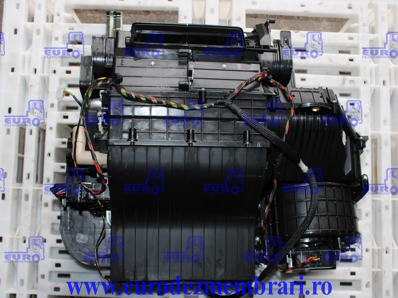 CARCASA SISTEM CLIMATIZARE MERCEDES ACTROS MP4 A9608305560 - جزء تكييف الهواء - شاحنة: صور 2 CARCASA SISTEM CLIMATIZARE MERCEDES ACTROS MP4 A9608305560 - جزء تكييف الهواء - شاحنة: صور 2