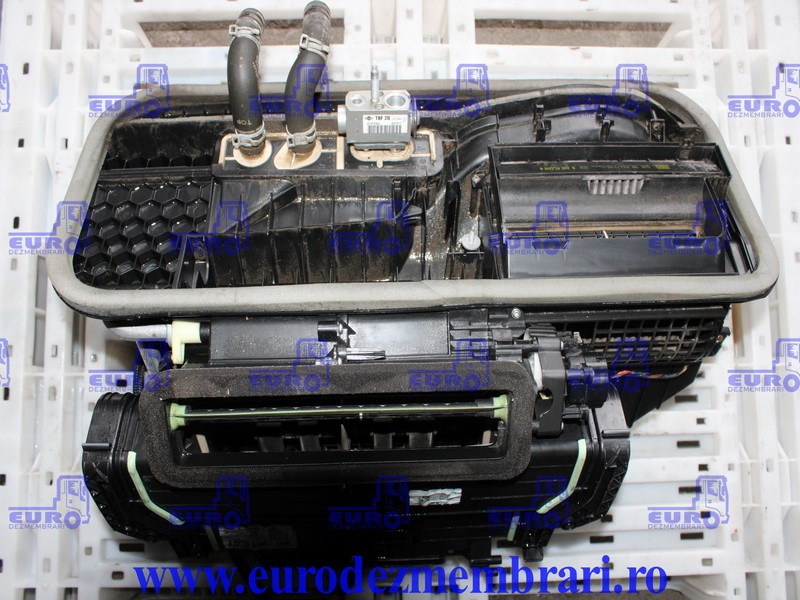 CARCASA SISTEM CLIMATIZARE MERCEDES ACTROS MP4 A9608305560 - جزء تكييف الهواء - شاحنة: صور 1 CARCASA SISTEM CLIMATIZARE MERCEDES ACTROS MP4 A9608305560 - جزء تكييف الهواء - شاحنة: صور 1