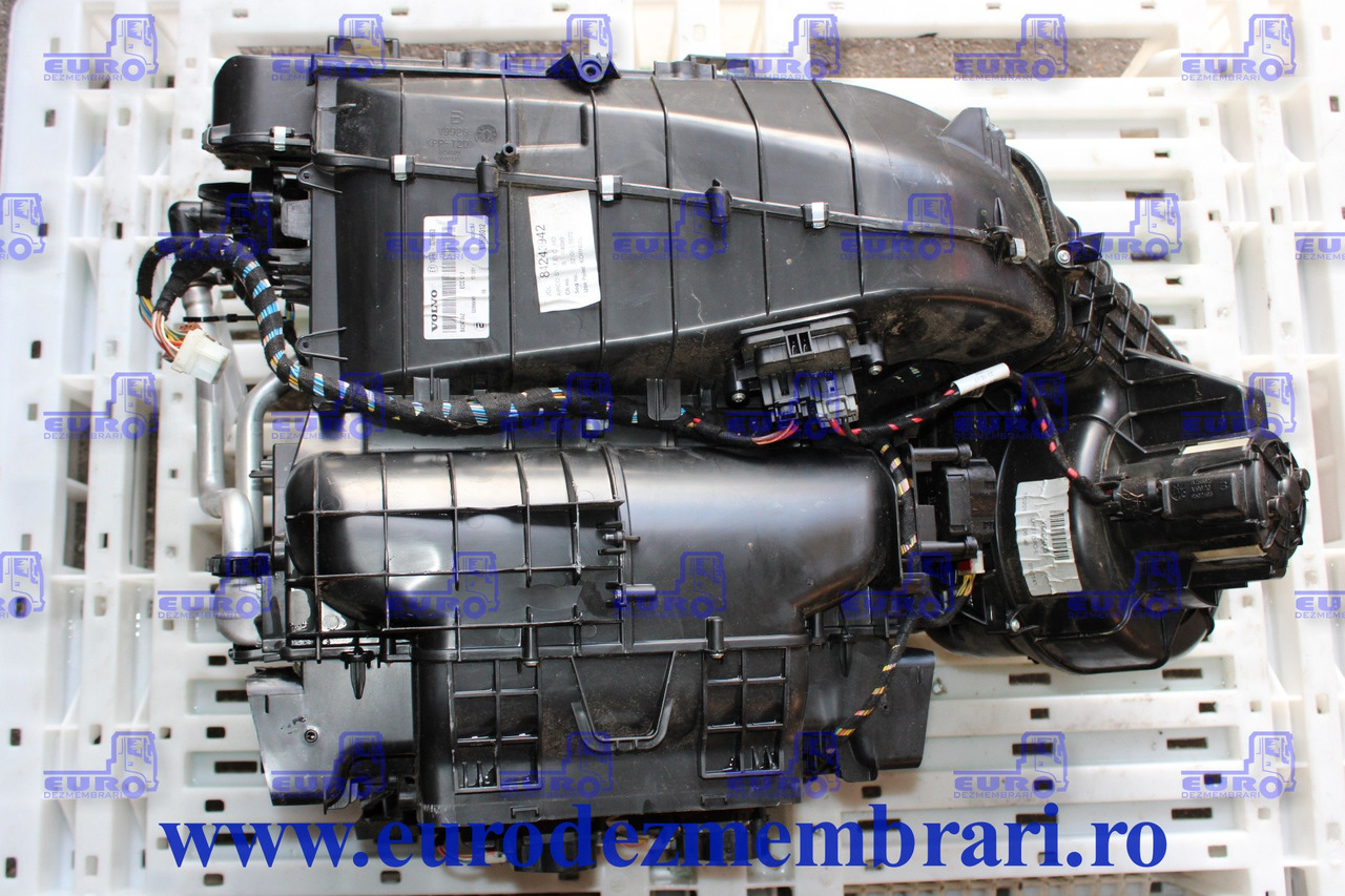 CARCASA SISTEM CLIMATIZARE VOLVO FH4 84243942 - جزء تكييف الهواء - شاحنة: صور 1 CARCASA SISTEM CLIMATIZARE VOLVO FH4 84243942 - جزء تكييف الهواء - شاحنة: صور 1
