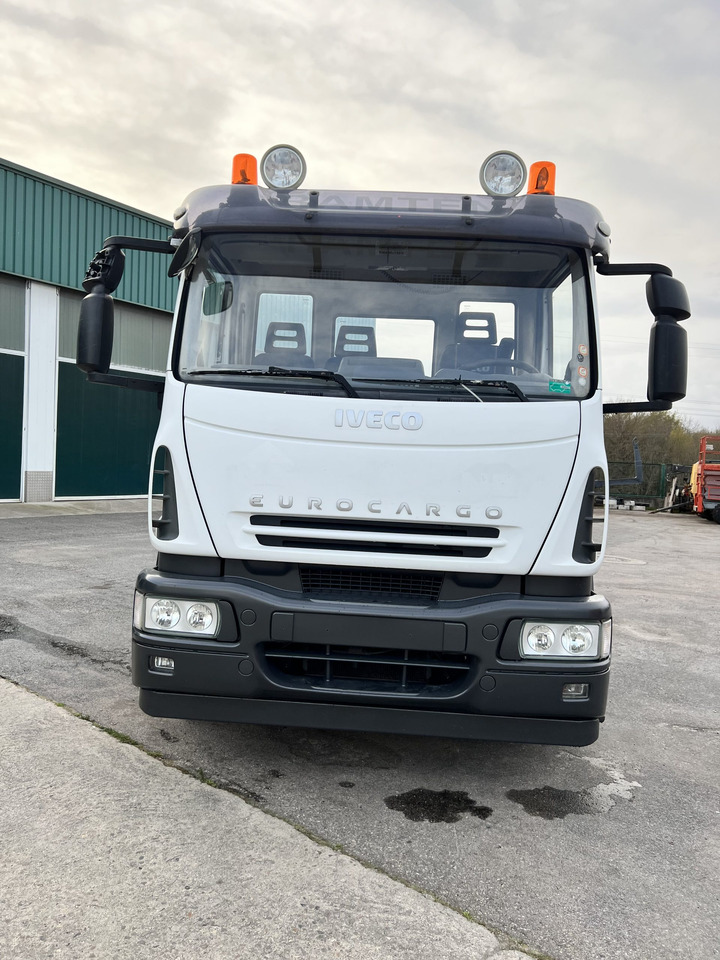 IVECO 300 EN CHASIS - الشاسيه شاحنة: صور 2 IVECO 300 EN CHASIS - الشاسيه شاحنة: صور 2