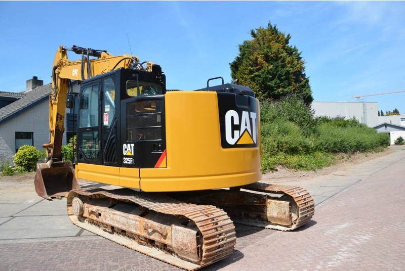 Cat 325 FL CR - حفارات زحافة: صور 4 Cat 325 FL CR - حفارات زحافة: صور 4