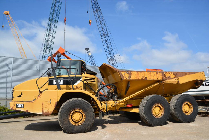 Cat 735 - شاحنة مفصلية: صور 1 Cat 735 - شاحنة مفصلية: صور 1