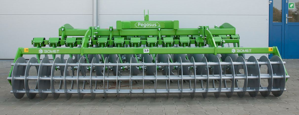 BOMET Brony talerzowe 3m / Kurzscheibeneggen/ Compact disc harrows/ Навесные дисковые компактные бороны - قرص مسلفة: صور 4 BOMET Brony talerzowe 3m / Kurzscheibeneggen/ Compact disc harrows/ Навесные дисковые компактные бороны - قرص مسلفة: صور 4