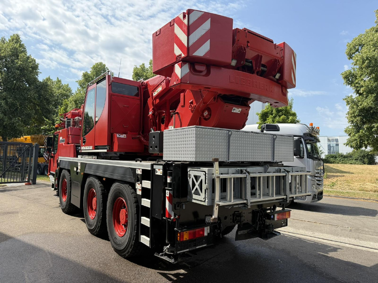 Liebherr LTM 1050-3.1 (20 - 084 132) - موبايل كرين: صور 4 Liebherr LTM 1050-3.1 (20 - 084 132) - موبايل كرين: صور 4