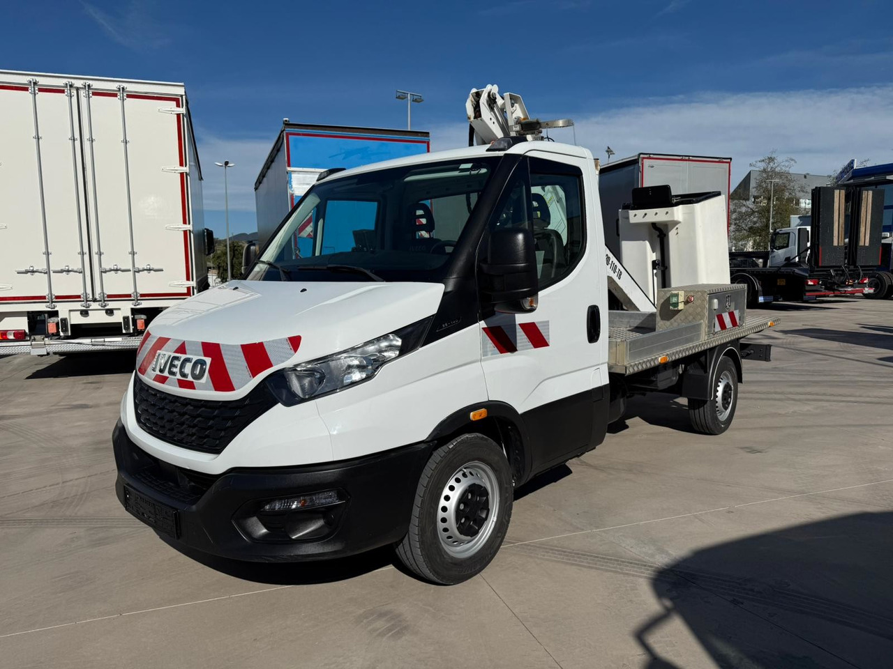 IVECO 35S14 Daily E6 (Basket) - مصاعد الازدهار محمولة على شاحنة: صور 1 IVECO 35S14 Daily E6 (Basket) - مصاعد الازدهار محمولة على شاحنة: صور 1