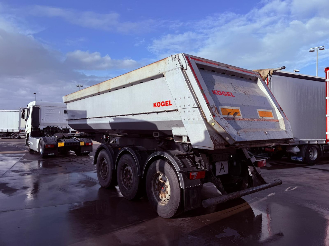 KOGEL SKM24 (Bathtub) - قلابة نصف مقطورة: صور 4 KOGEL SKM24 (Bathtub) - قلابة نصف مقطورة: صور 4