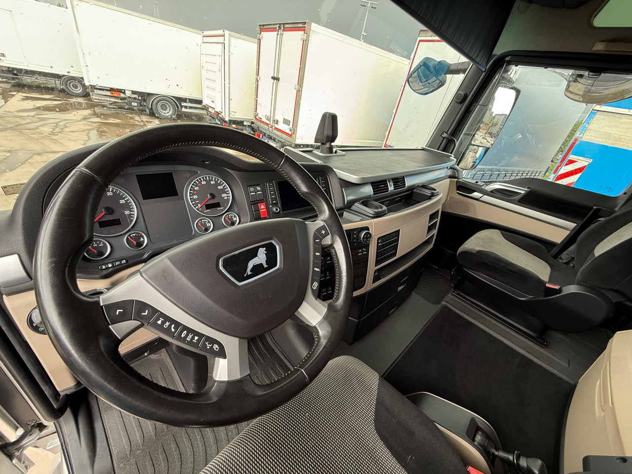 MAN 18.430 LL TGX E6 (Tauliner) - شاحنة ستارة: صور 5 MAN 18.430 LL TGX E6 (Tauliner) - شاحنة ستارة: صور 5