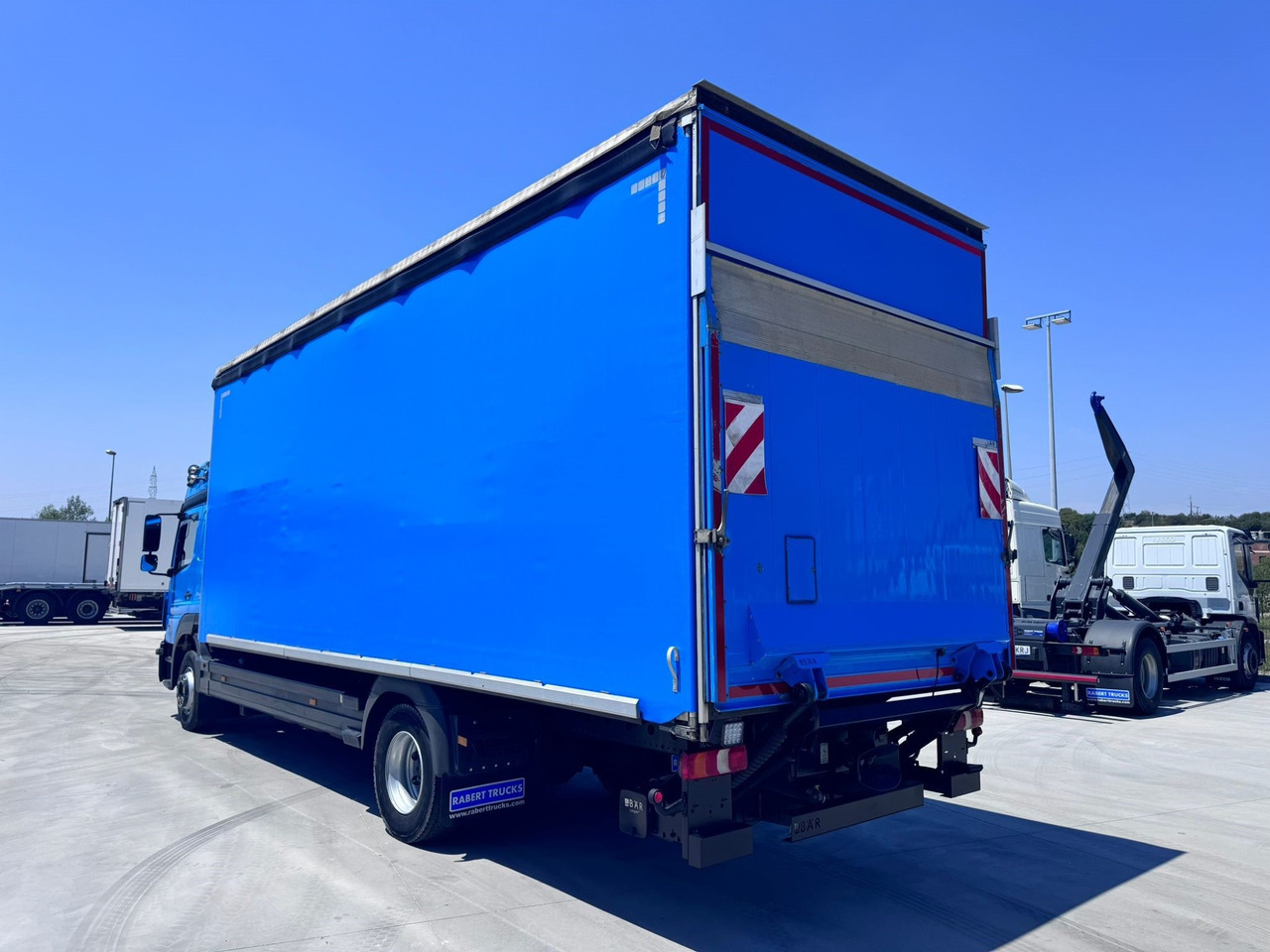 MERCEDES BENZ 13.30L Atego E6 (Tauliner) - شاحنة ستارة: صور 3 MERCEDES BENZ 13.30L Atego E6 (Tauliner) - شاحنة ستارة: صور 3