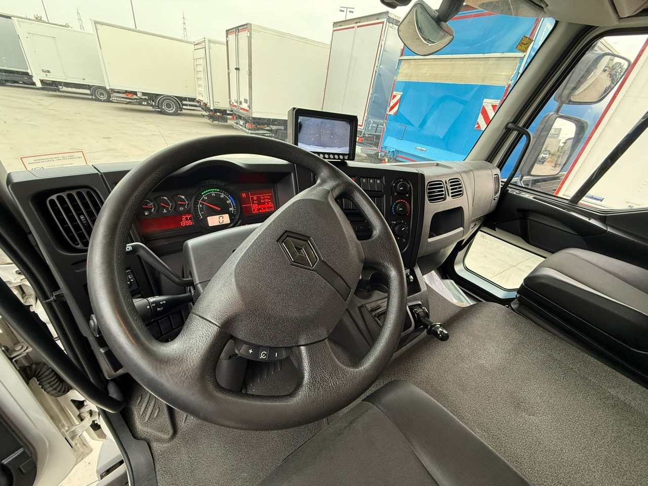 RENAULT D E6 (VAN) - بصندوق مغلق شاحنة: صور 5 RENAULT D E6 (VAN) - بصندوق مغلق شاحنة: صور 5