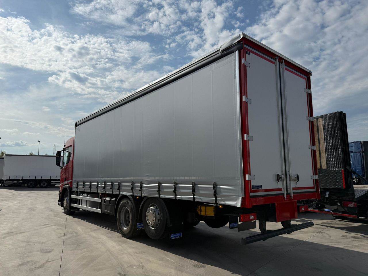 SCANIA R450 E6 (Tauliner) - شاحنة ستارة: صور 4 SCANIA R450 E6 (Tauliner) - شاحنة ستارة: صور 4
