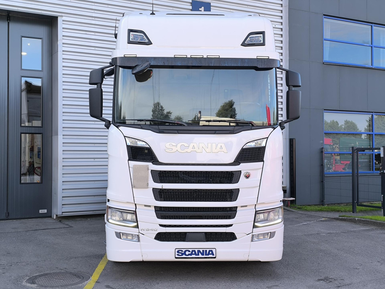 SCANIA R 540 A6x2NB - شاحنة جرار: صور 3 SCANIA R 540 A6x2NB - شاحنة جرار: صور 3