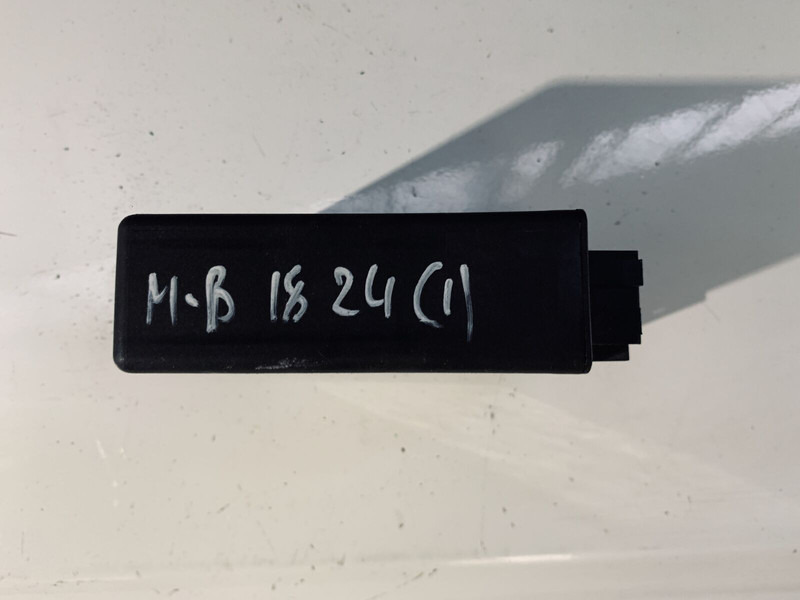 Mercedes-Benz 1824 - كتلة التحكم: صور 2 Mercedes-Benz 1824 - كتلة التحكم: صور 2