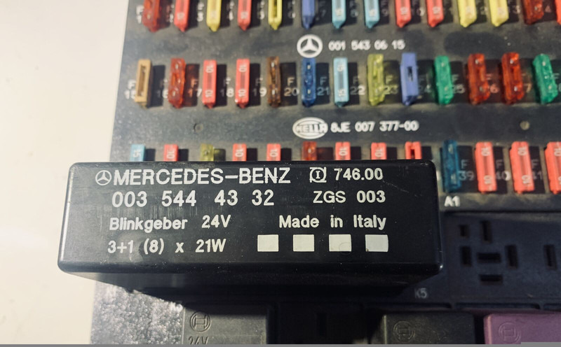 Mercedes-Benz ACTROS - النظام الكهربائي: صور 2 Mercedes-Benz ACTROS - النظام الكهربائي: صور 2