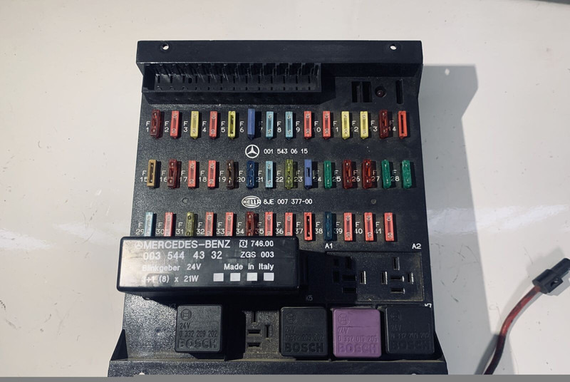 Mercedes-Benz ACTROS - النظام الكهربائي: صور 1 Mercedes-Benz ACTROS - النظام الكهربائي: صور 1