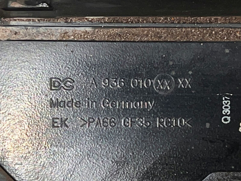 Mercedes-Benz - علبة المرافق: صور 5 Mercedes-Benz - علبة المرافق: صور 5