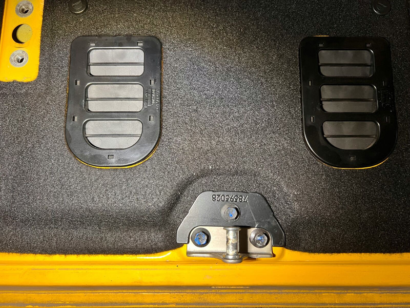 Volvo left side - الكابينة والداخلية: صور 4 Volvo left side - الكابينة والداخلية: صور 4