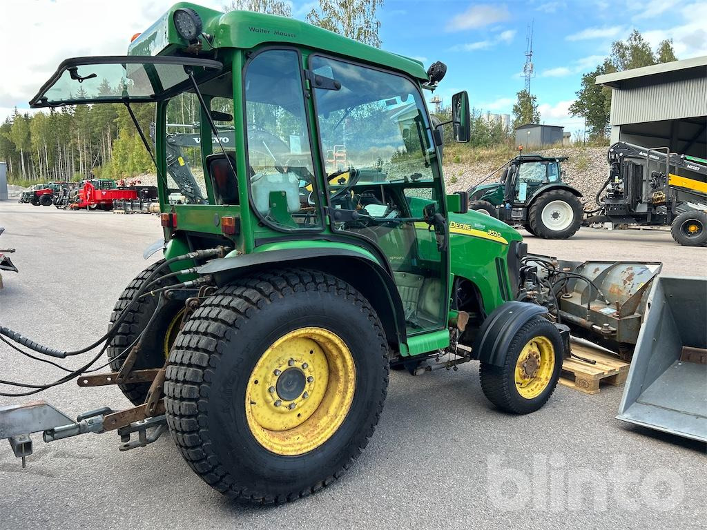 JOHN DEERE 3520 - جرار: صور 4 JOHN DEERE 3520 - جرار: صور 4