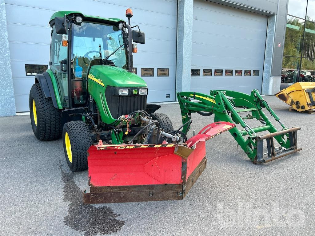 JOHN DEERE 4720 - جرار: صور 1 JOHN DEERE 4720 - جرار: صور 1
