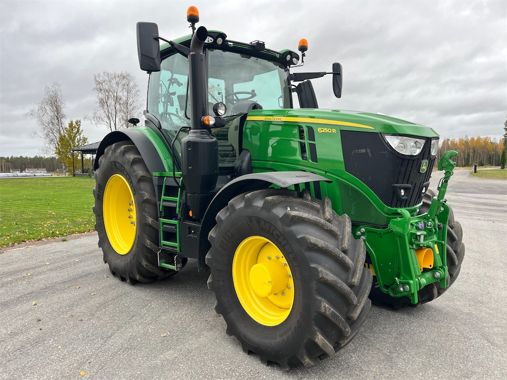 JOHN DEERE 6250R - جرار: صور 3 JOHN DEERE 6250R - جرار: صور 3