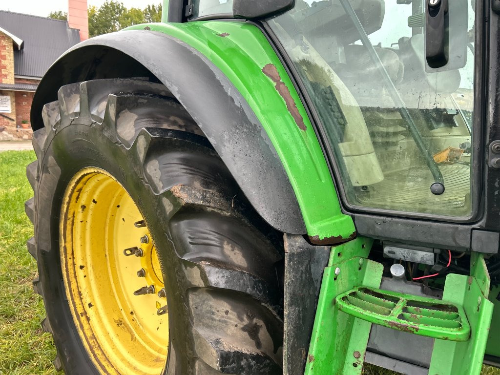 جرار JOHN DEERE 6930: صور 43
