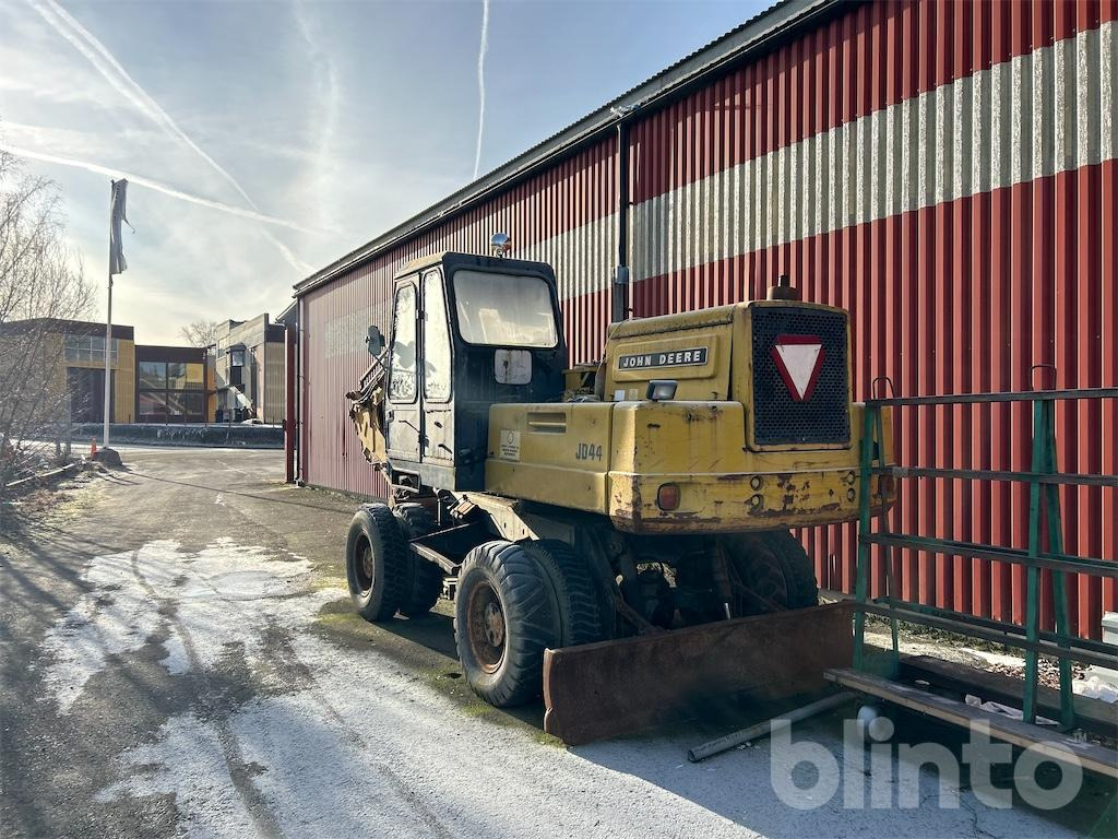 John Deere JD44 - حفارة على عجلات: صور 3 John Deere JD44 - حفارة على عجلات: صور 3
