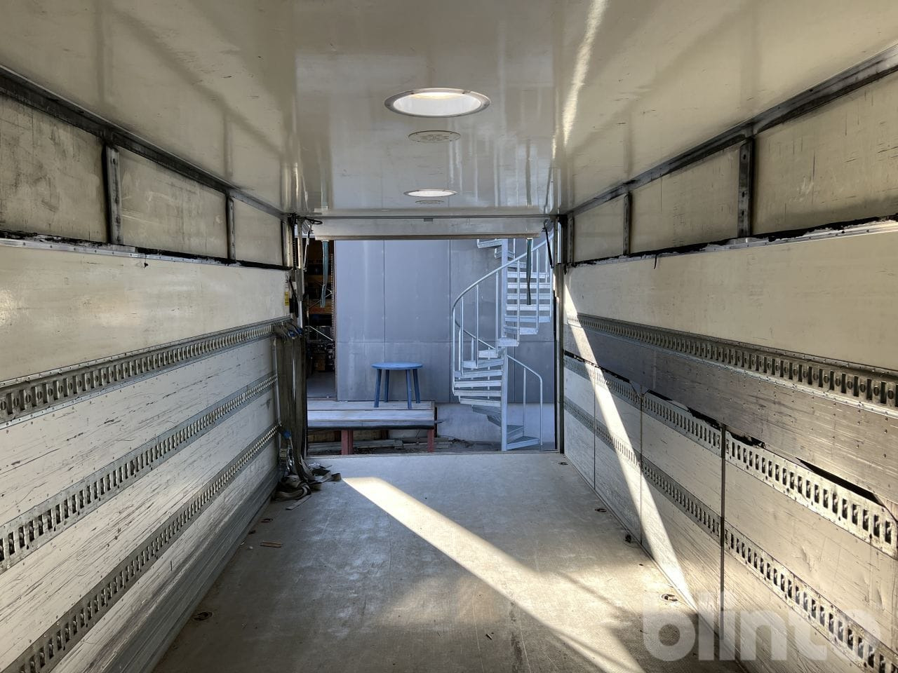 MAN TGM 26.340 6X2 - بصندوق مغلق شاحنة: صور 4 MAN TGM 26.340 6X2 - بصندوق مغلق شاحنة: صور 4