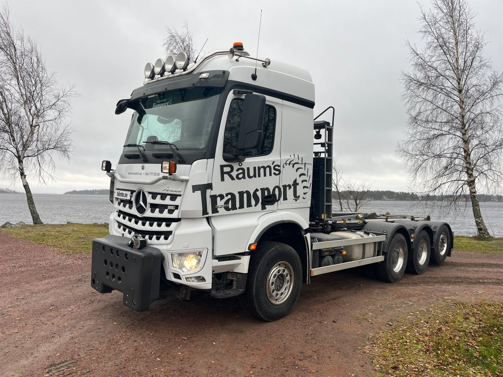 MERCEDES-BENZ Arocs 3251 8x4 - شاحنة ذات الخطاف: صور 1 MERCEDES-BENZ Arocs 3251 8x4 - شاحنة ذات الخطاف: صور 1