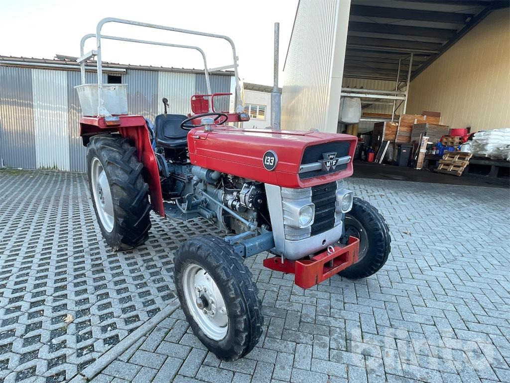 Massey Ferguson MF 133 (1970) - جرار: صور 2 Massey Ferguson MF 133 (1970) - جرار: صور 2