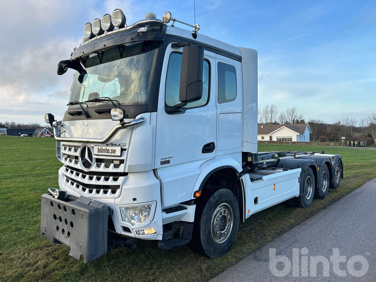 Mercedes-Benz Arocs 3251LK 8x4 - JOAB L24 - شاحنة ذات الخطاف: صور 1 Mercedes-Benz Arocs 3251LK 8x4 - JOAB L24 - شاحنة ذات الخطاف: صور 1