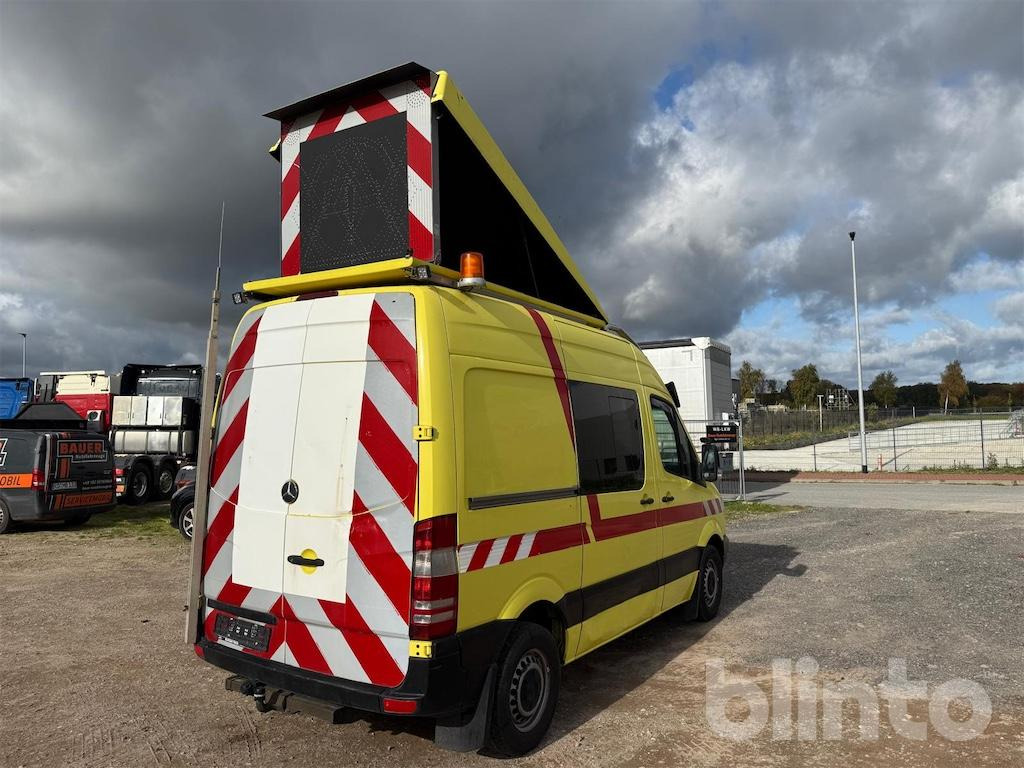 Mercedes-Benz Sprinter (2011) - فان, سيارة بلدية: صور 3 Mercedes-Benz Sprinter (2011) - فان, سيارة بلدية: صور 3