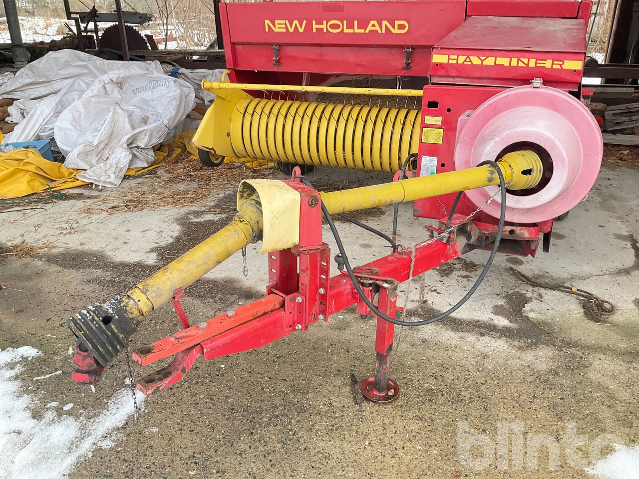 New Holland 377 - مكبس البالات المستطيله: صور 5 New Holland 377 - مكبس البالات المستطيله: صور 5